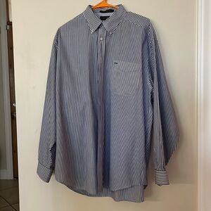Tommy Hilfiger L shirt in excellent condition.